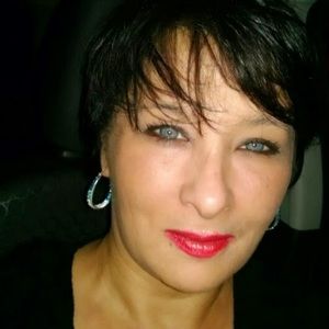 Meet your Posher, Renee